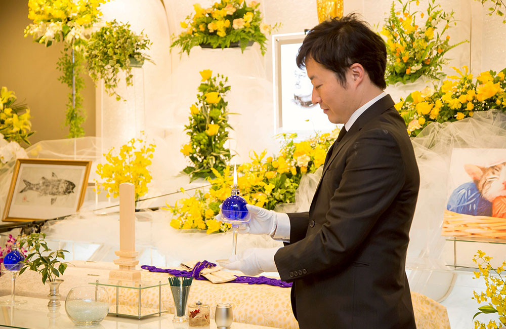 【葬祭ディレクター経験者】◆業績好調！夜間なし・メリハリを持って働ける葬儀社です！◆