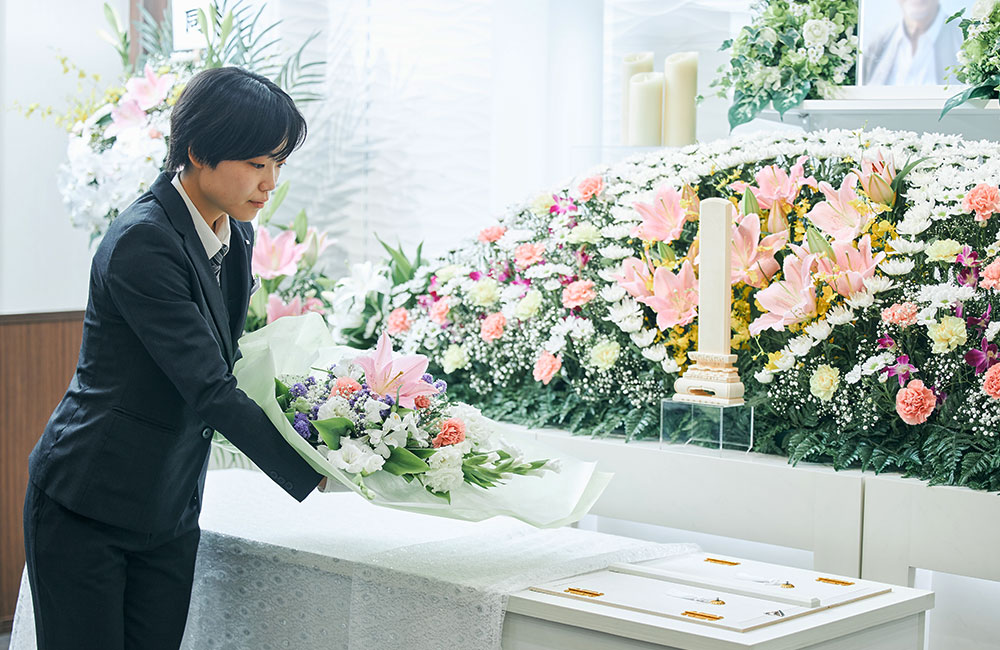 【葬祭プランナー未経験歓迎】年間休日113日/人柄重視・夜間なし/研修充実/スタンダード市場上場の業界最大手