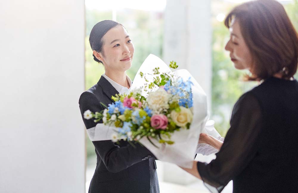 【葬祭ディレクター】27卒・未経験者歓迎/年間休日127日/日勤のみ!