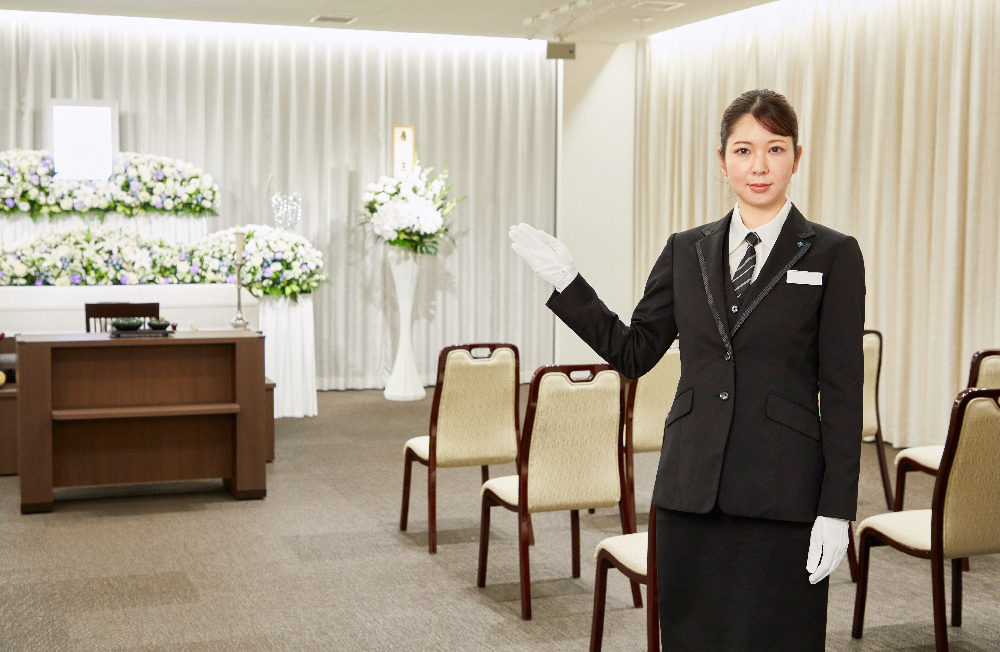 【セレモニースタッフ/未経験歓迎】運転免許不要!転勤なし/週休2日/年収370~400万円!