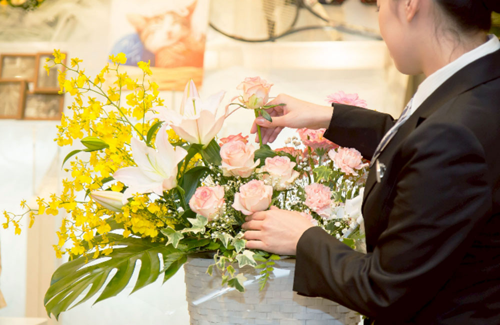 【葬祭ディレクター経験者】分業制でメリハリをつけて働ける環境です!