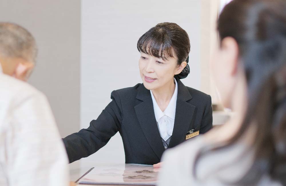 【葬祭ディレクター/プランナー】未経験応募可能/月給50～60万円以上可能/プライム上場グループ