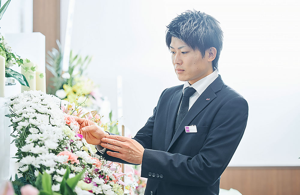 【葬祭プランナー未経験歓迎】年間休日113日/人柄重視・夜間なし/研修充実/スタンダード市場上場の業界最大手