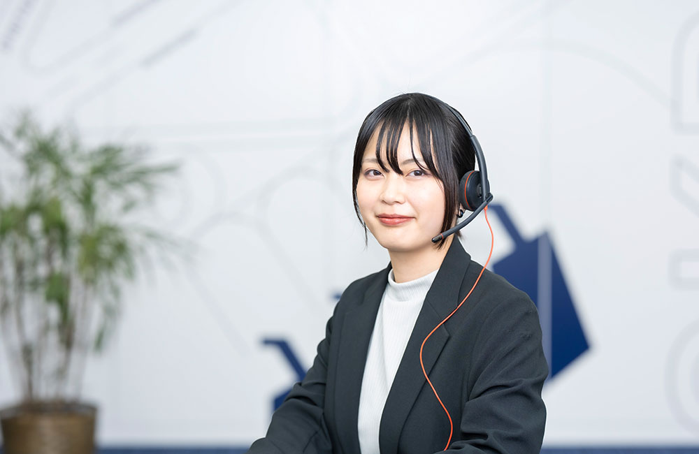 【未経験歓迎】日勤のみのカスタマーサポート職/研修制度充実の安心環境のもと、お客様に寄り添いながらキャリアをスタートできます。