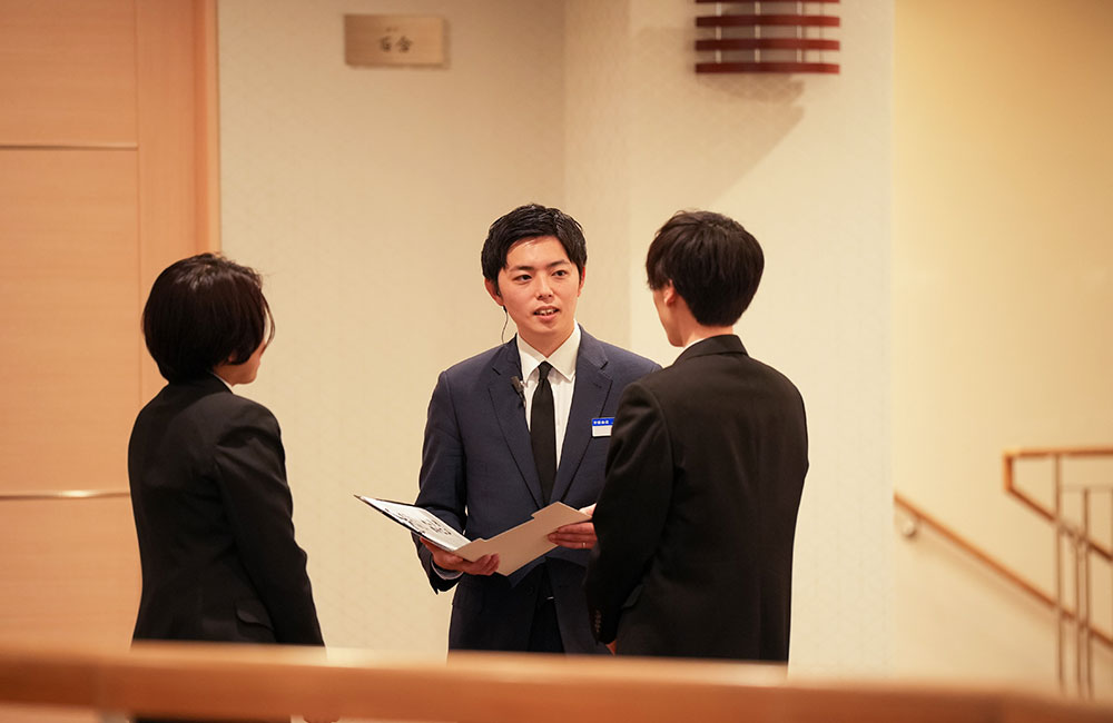 【新宿区の葬儀社】未経験からでも手厚い研修で葬儀のプロへ！前職給与を考慮/給与UPを目指せます！