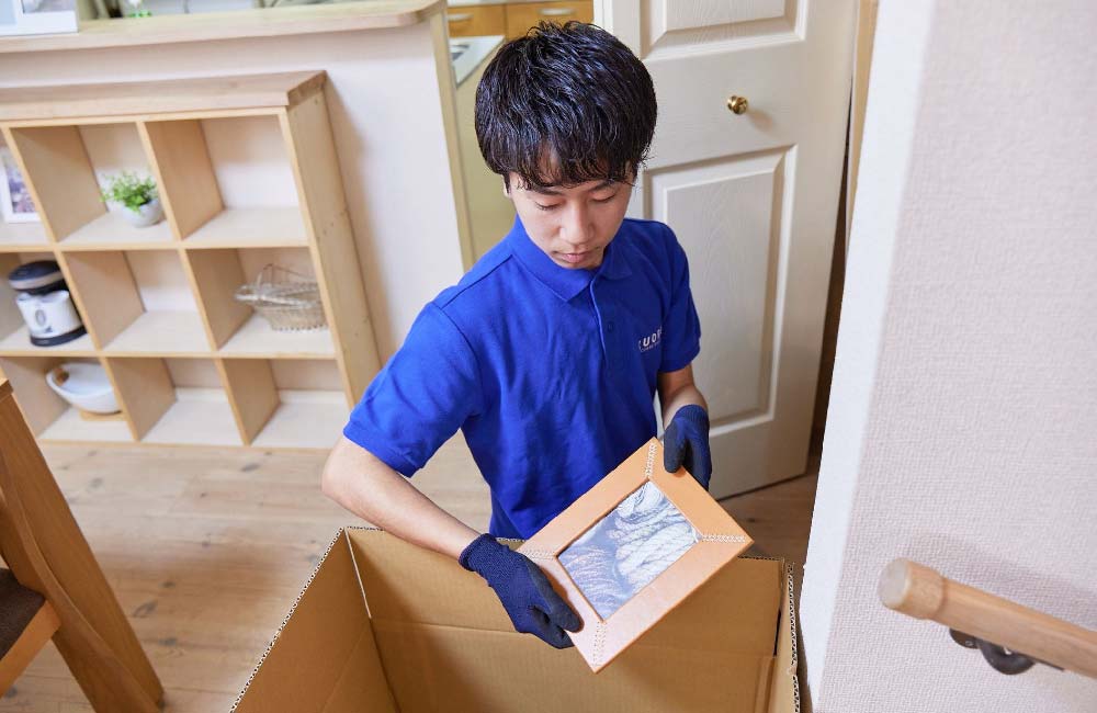【遺品整理／準中型免許所有者】経験不問・月給30万・年間休日118日／業界トップの整理企業