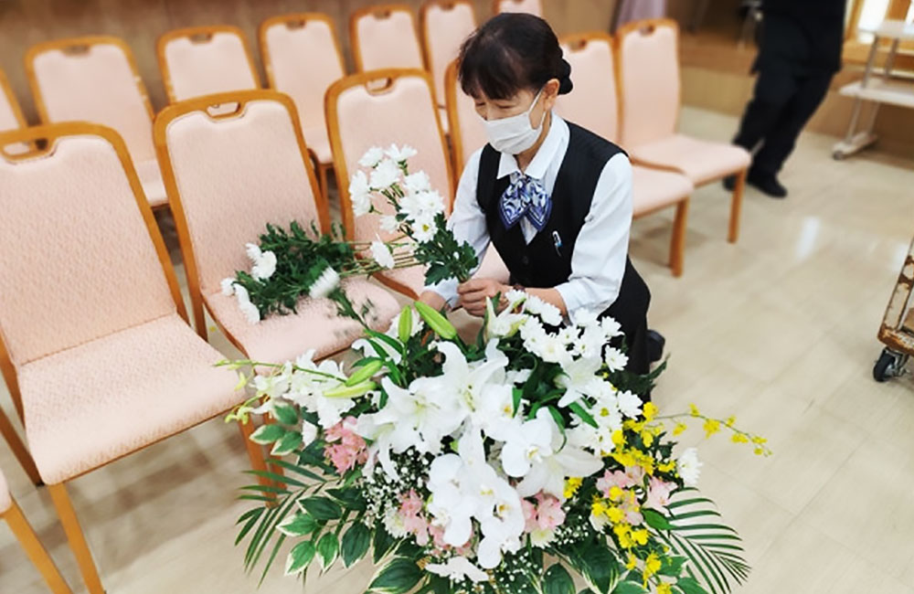 【葬祭ディレクター】新卒・未経験応募OK／社内研修制度充実／夜間対応なし