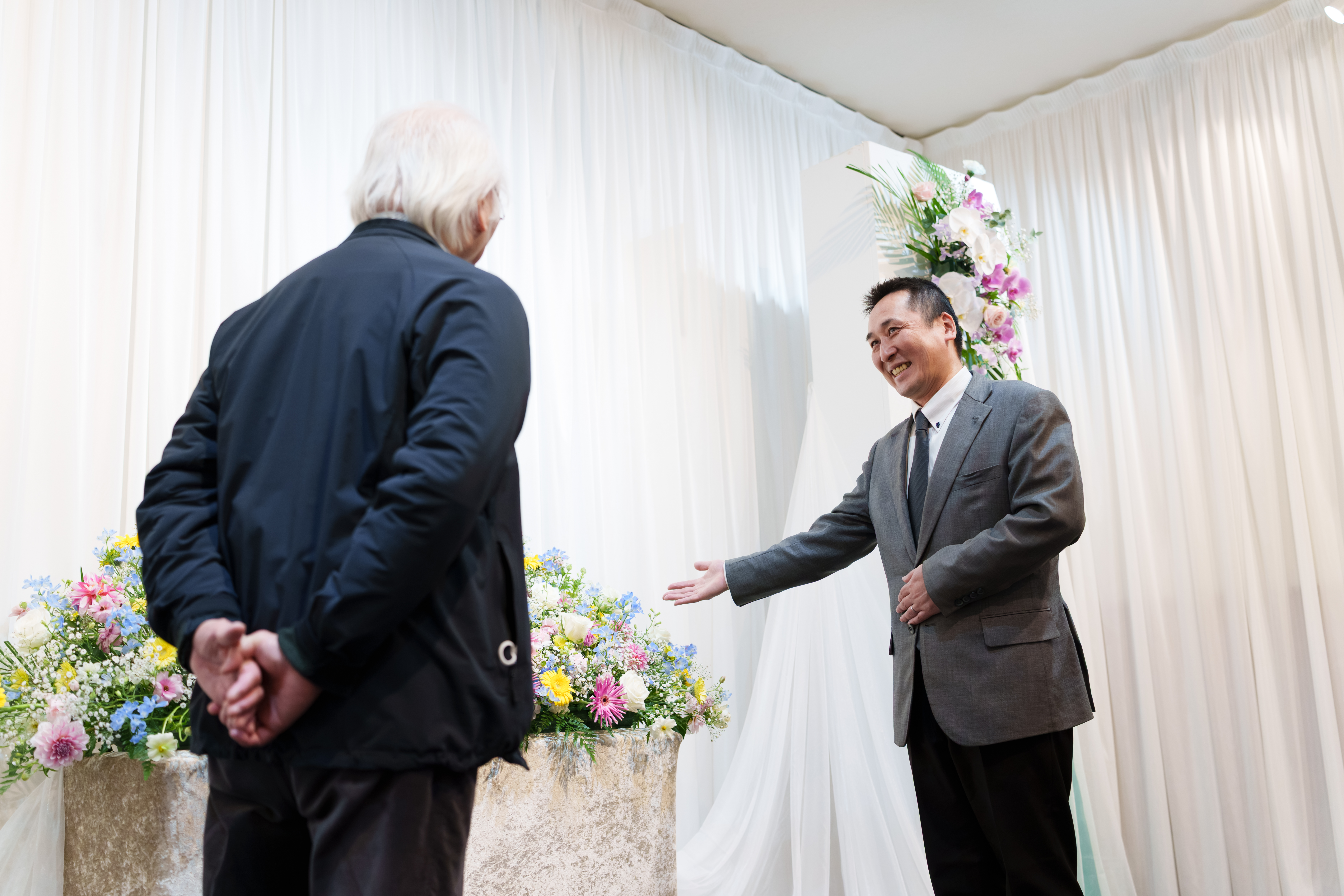 【葬祭プランナー】日勤帯のみ/未経験者を歓迎!/基本給27~35万+残業1分単位支給/創業70年、地域密着型の企業です